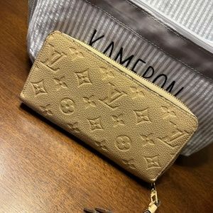Turtledove Louis Vuitton Zippy